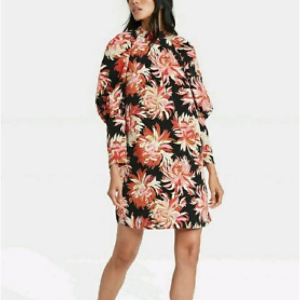 Who What Where long sleeve dress sz Small
